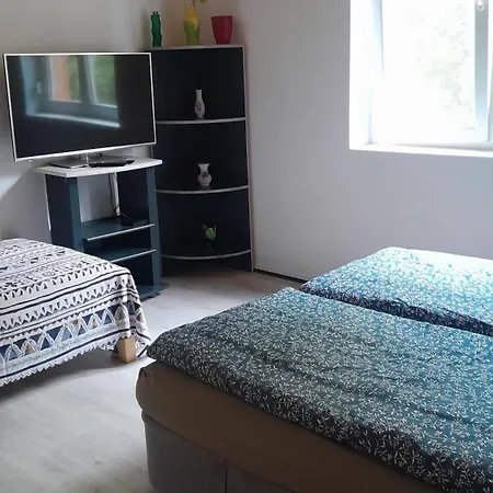 Semesterbostad Mia *